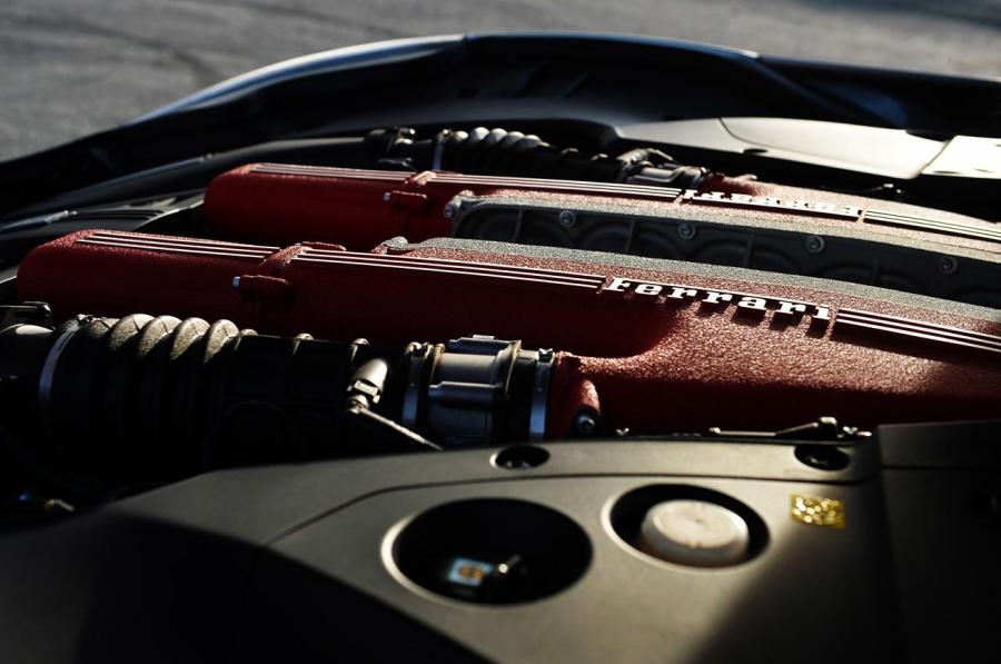  Ferrari F12berlinetta 2014 года  (фото 45 из 77)